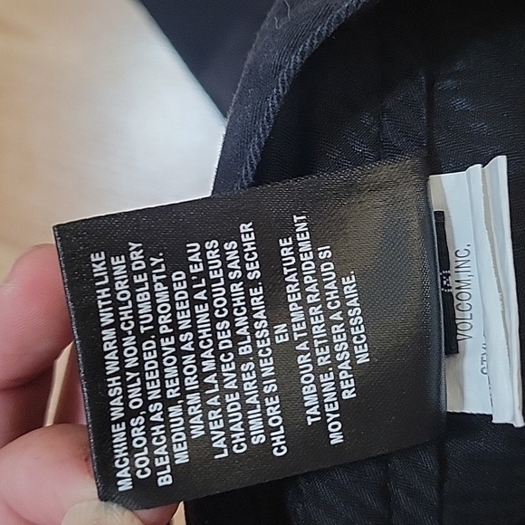 Volcom boys black Shorts Chino Casual Walking Bermuda Bottoms Size 26 e… - Picture 6 of 9